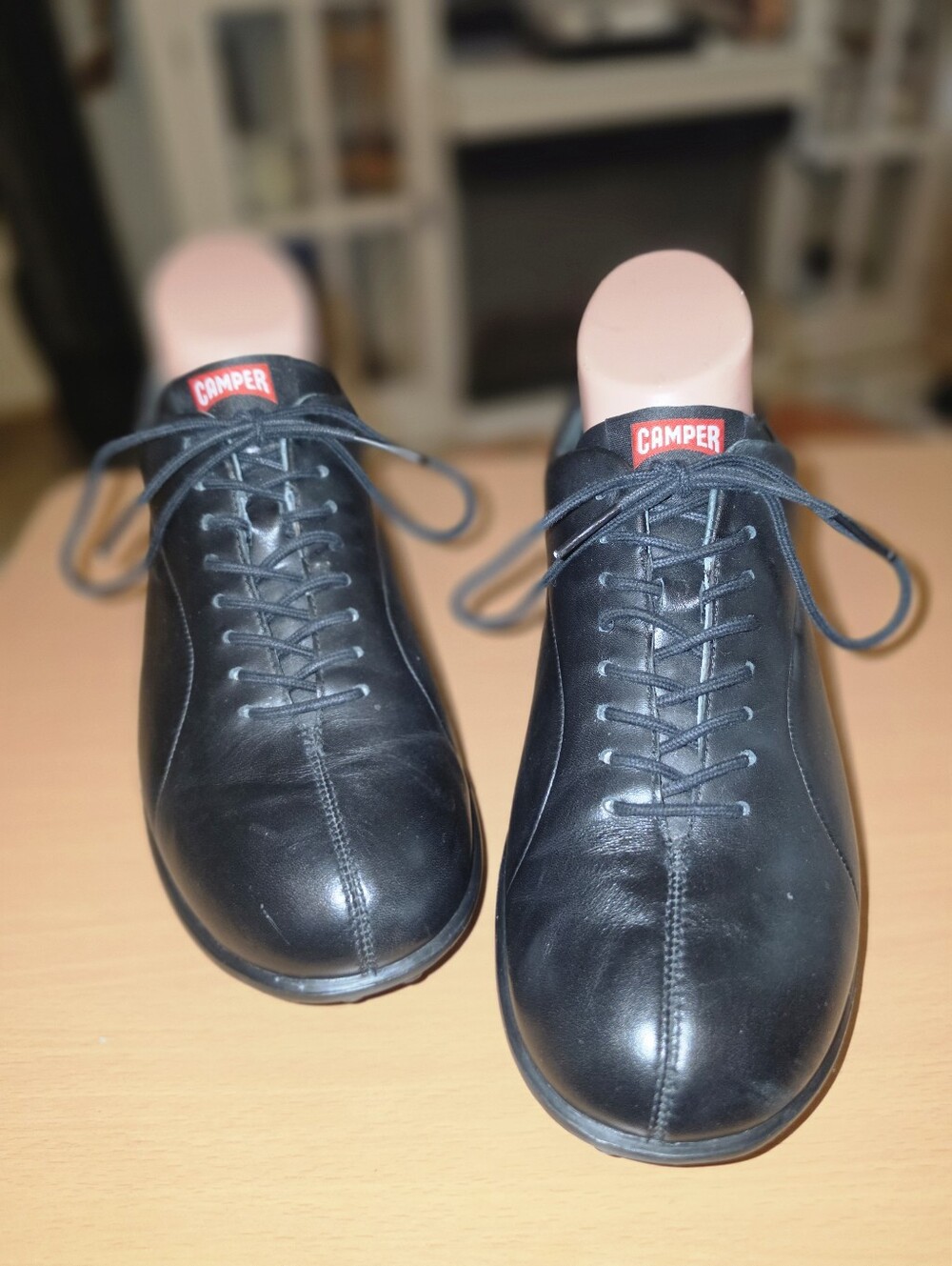 CAMPER Super Cute Black Leather Laceups Size 8.5/39 Pre-owned!
